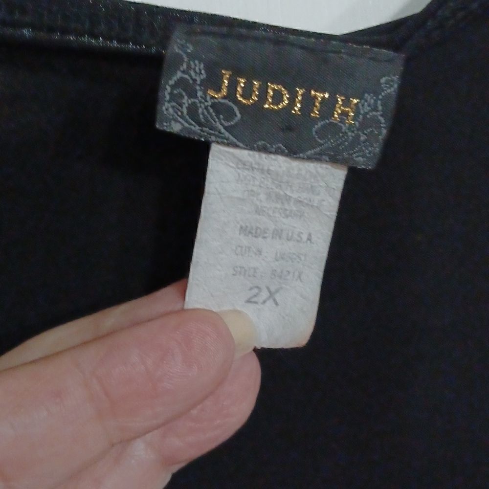 Judith Cute top for work - Picture 2 of 4
